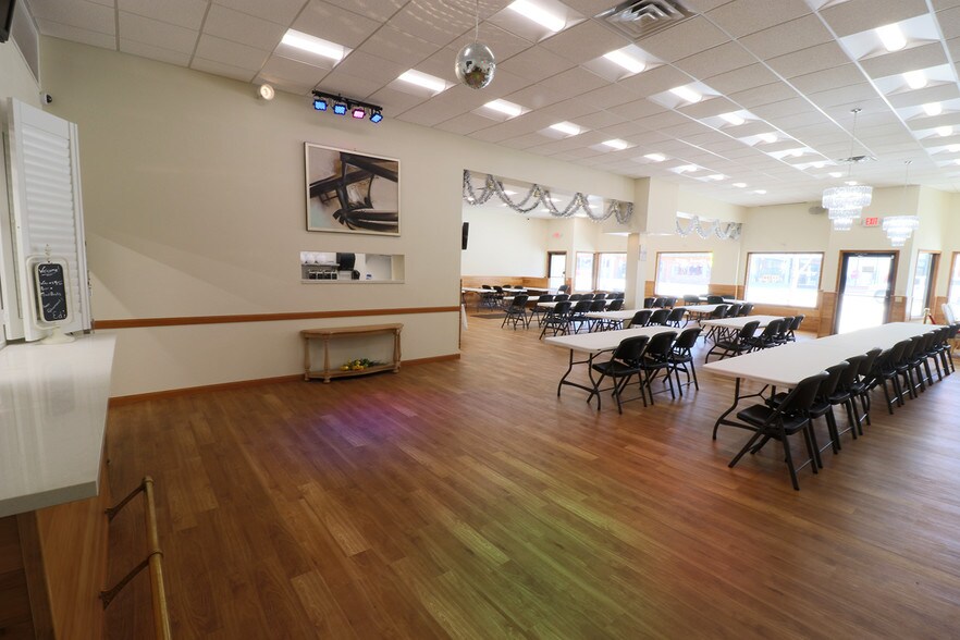 More Photos Of 620 2nd St, Kenyon Storefront For Sale