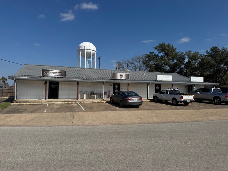 More Photos Of 3805 Ranger Dr, Bryan Office For Lease