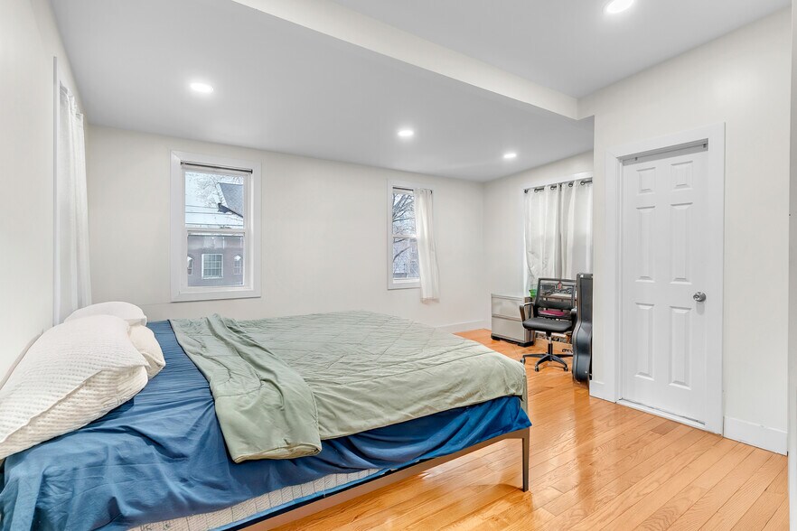 More Photos Of 478 Fabyan Pl, Newark Apartments For Sale