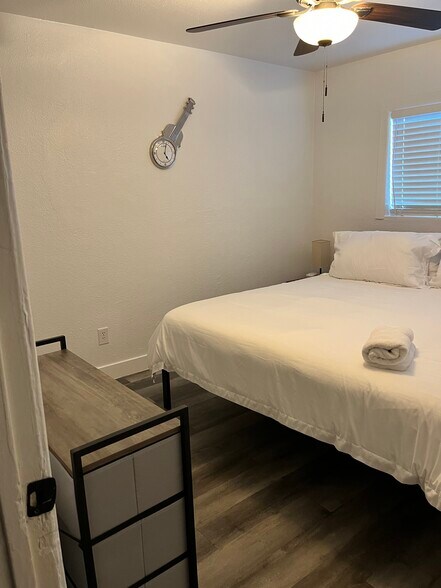 More Photos Of 2201 E Cactus Rd, Phoenix Apartments For Sale