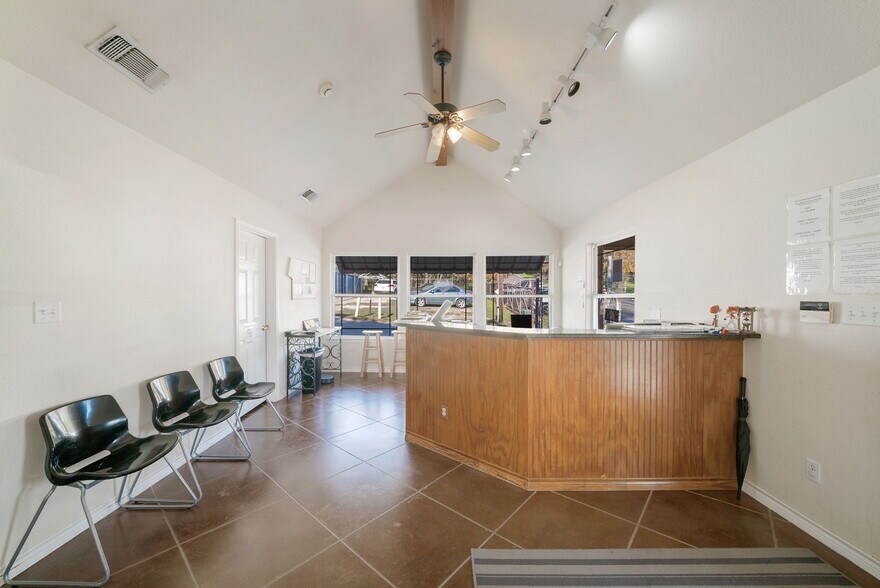 More Photos Of 145 Quail Run, San Marcos Self Storage For Sale