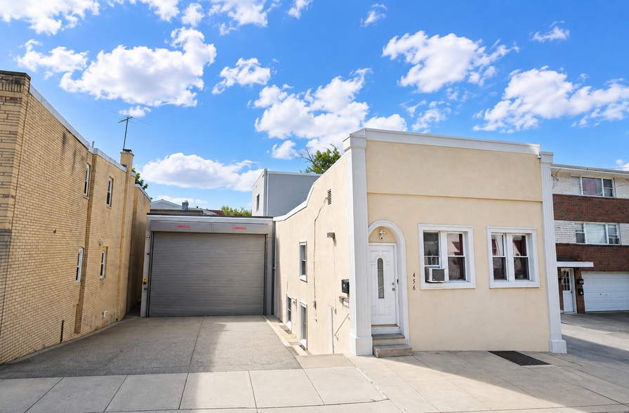 More Photos Of 456 Walker St, Fairview Industrial For Sale