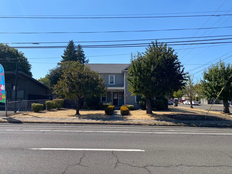 More Photos Of 1625 12th St SE, Salem Office Residential For Sale