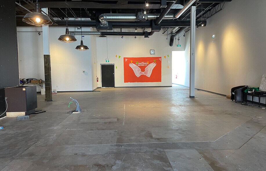 More Photos Of 1875 Pembina Hwy, Winnipeg General Retail For Lease