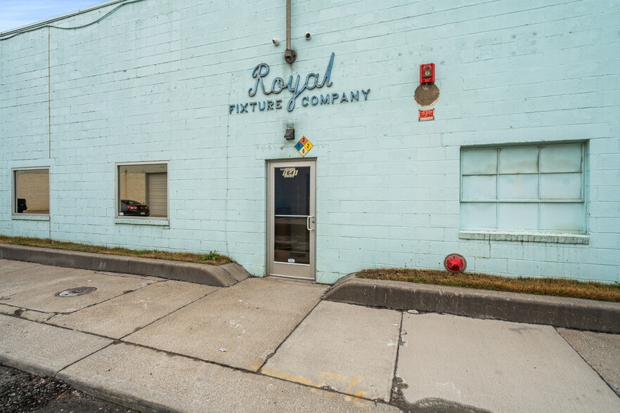 More Photos Of 1641 Crystal Ave, Kansas City Warehouse For Sale