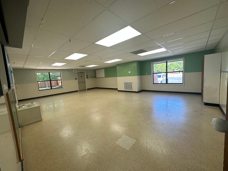 More Photos Of 6036 Tara Hill Dr, Dublin Daycare Center For Lease
