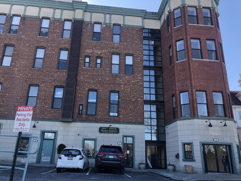 More Photos Of 299-305 Main St, Port Washington Storefront Retail Residential For Lease