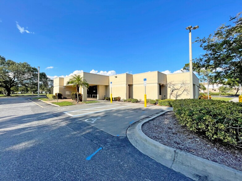 More Photos Of 2293 Sand Lake Rd, Orlando Bank For Lease