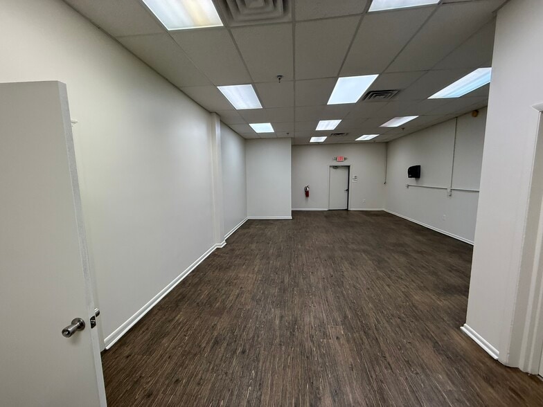 More Photos Of 3440 Trant Ave, Norfolk Distribution For Lease