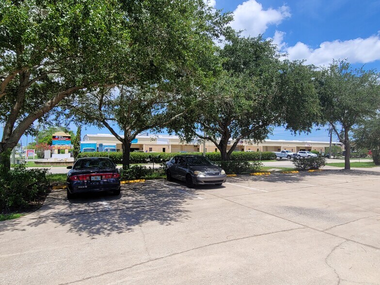 More Photos Of 150 Stevens Ave, Oldsmar Warehouse For Lease