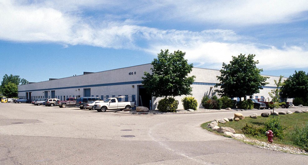 More Photos Of 40040 Grand River Ave, Novi Warehouse For Lease