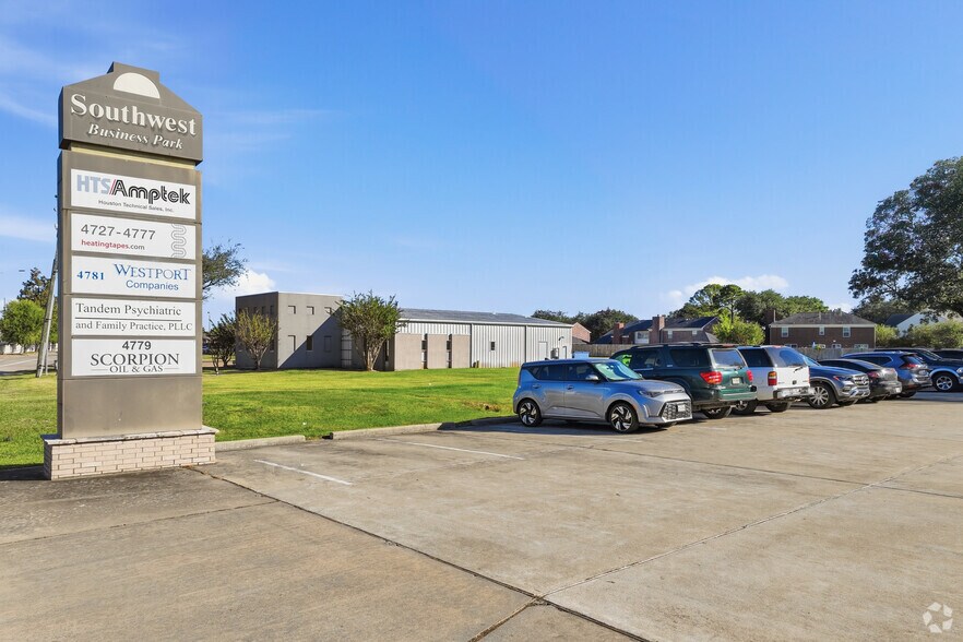 More Photos Of 4779-4781 S Main St, Stafford Office For Lease
