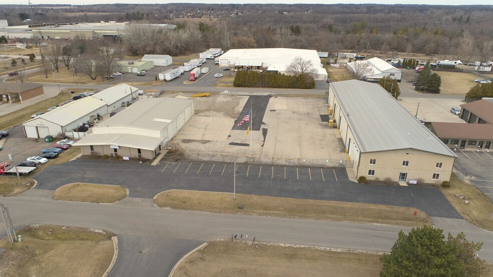 Primary Photo Of 2500 Westward Dr, Spring Grove Warehouse For Lease