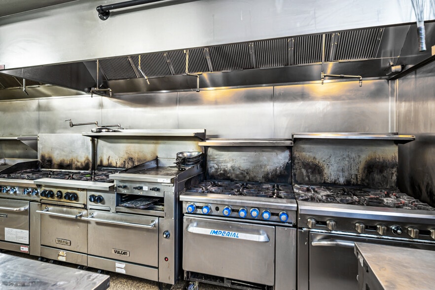 More Photos Of 40W188 Campton Crossings Dr, St Charles Restaurant For Sale