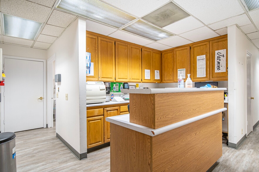 More Photos Of 315 E Route 66, Glendora Healthcare For Lease