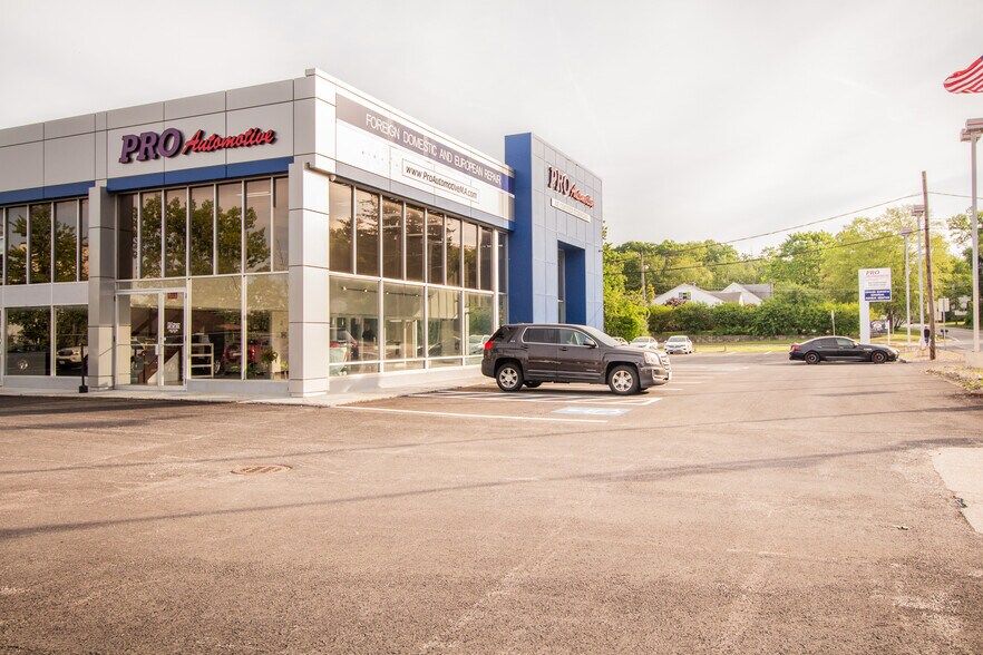 More Photos Of 191 W Main St, Dudley Auto Dealership For Lease