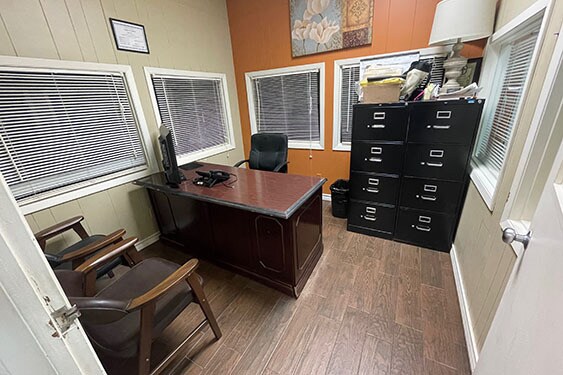 More Photos Of 1605 Military Rd, Brownsville Distribution For Lease