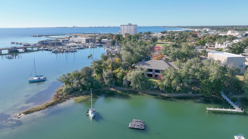 More Photos Of 220 Mckenzie Ave, Panama City Office For Sale