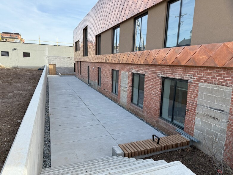 More Photos Of 220 W 18th St, Kansas City Office For Lease