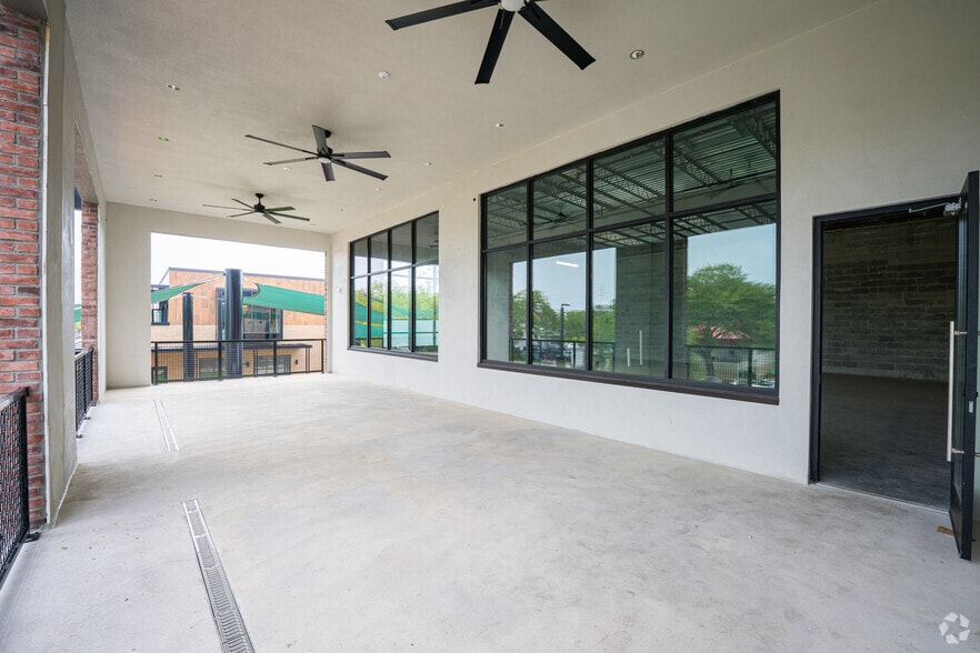 More Photos Of 12100 Collegiate Way, Orlando Unknown For Lease