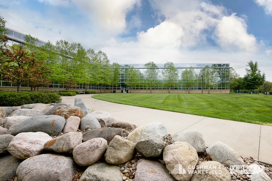 More Photos Of 6801 Brecksville Rd, Independence Office For Lease