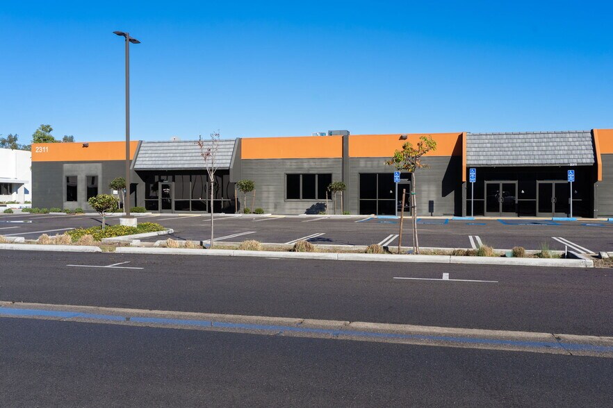 More Photos Of 2311 Statham Blvd, Oxnard Warehouse For Lease