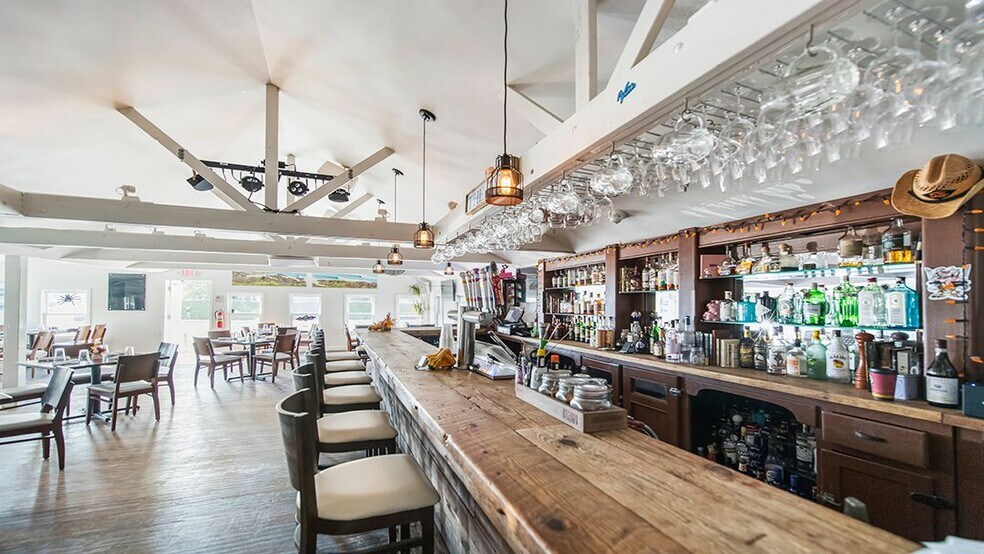 More Photos Of 63 S Euclid Ave, Montauk Restaurant For Sale