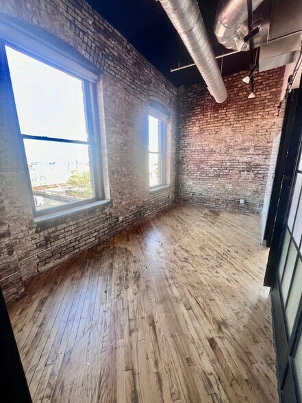 More Photos Of 231 Front St, Brooklyn Office For Lease
