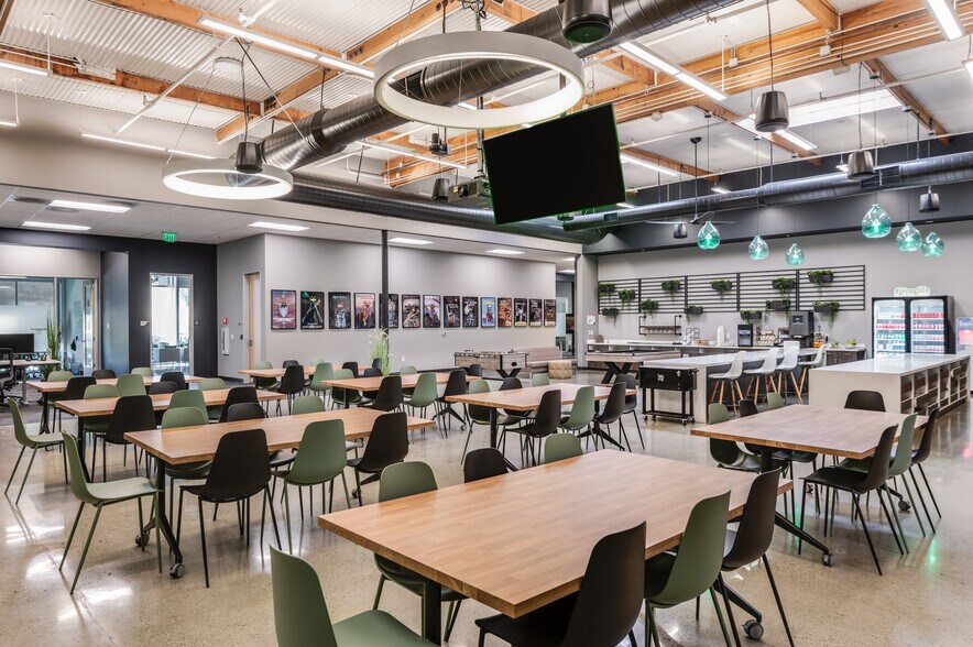 More Photos Of 250 E Caribbean Dr, Sunnyvale Research And Development For Lease