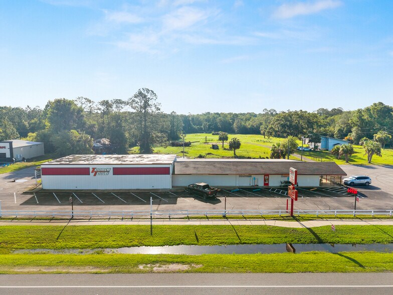 More Photos Of 17313 NE US Highway 301, Waldo Freestanding For Lease