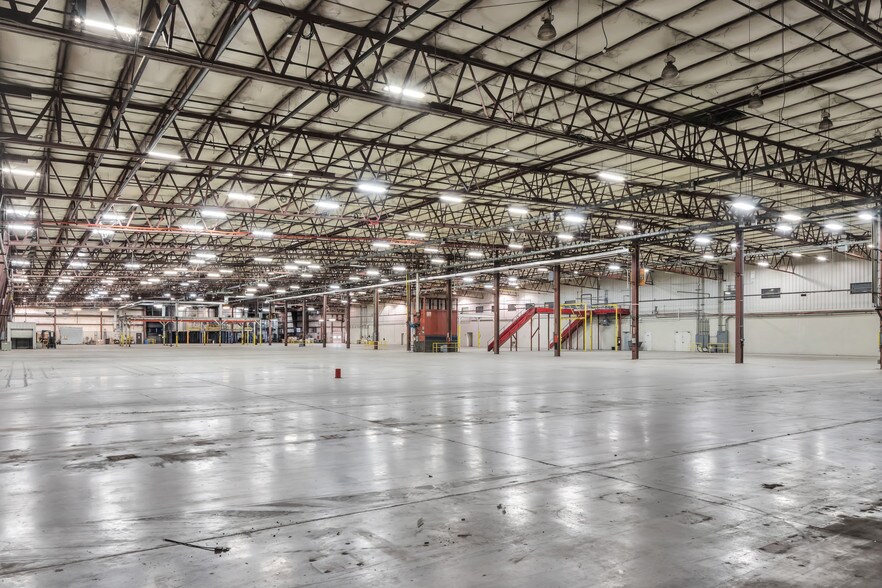 More Photos Of 426 Industrial Blvd, Kearneysville Manufacturing For Lease