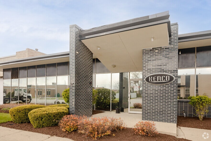 More Photos Of 1810 Estes Ave, Elk Grove Village Warehouse For Lease