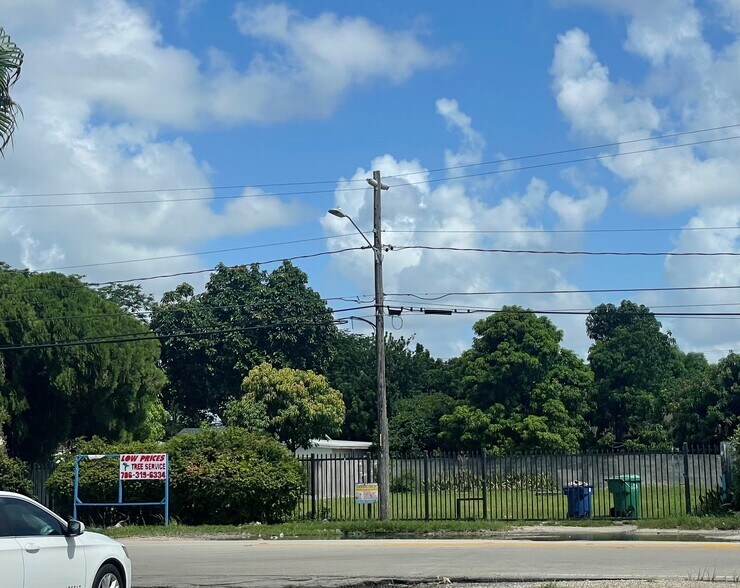 More Photos Of 743 NW 111th St, Miami Land For Lease
