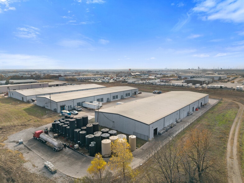 More Photos Of 812-814 Blue Mound Rd, Saginaw Warehouse For Lease