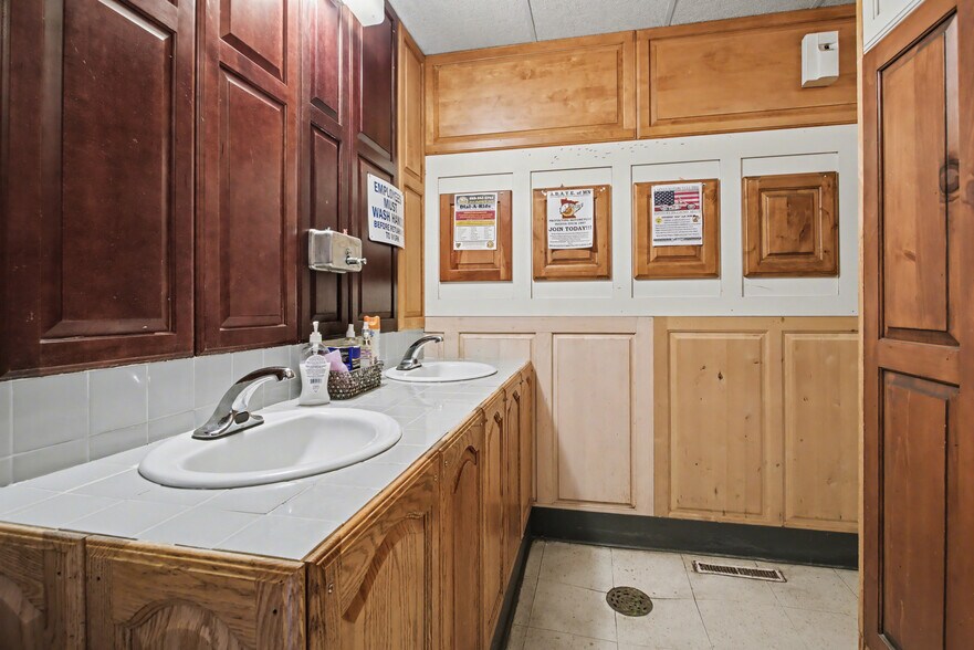 More Photos Of 7540 5th St, New Auburn Bar For Sale