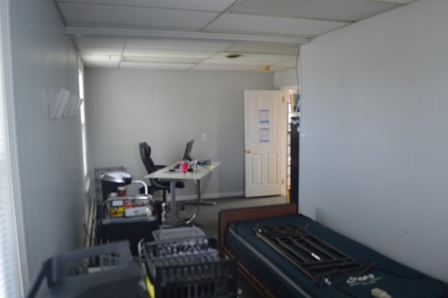 More Photos Of 6-14 Elm St, Oakland Storefront Retail Office For Lease