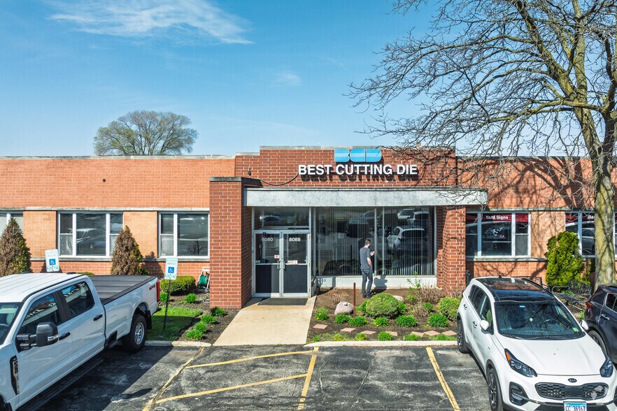 More Photos Of 8080-8088 McCormick Blvd, Skokie Manufacturing For Lease