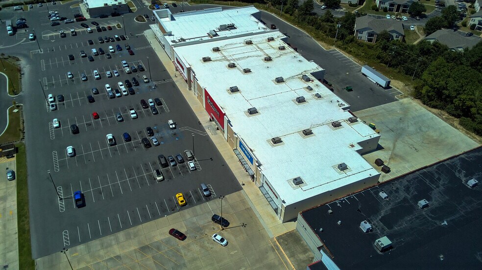 More Photos Of 3943 Denny Ave, Pascagoula General Retail For Lease