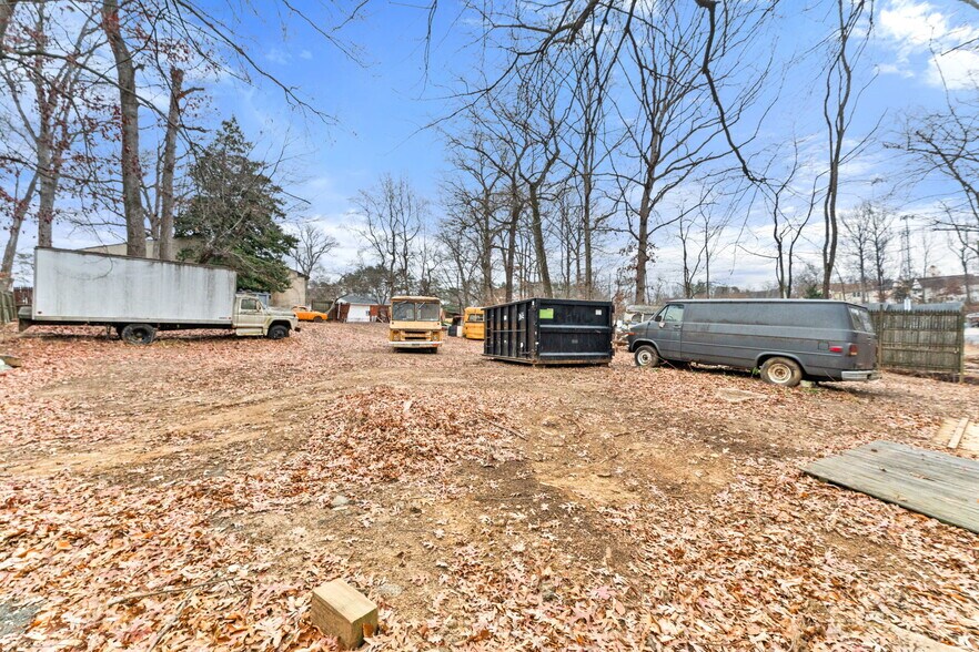 More Photos Of 8906 Hooes Rd, Lorton Specialty For Sale