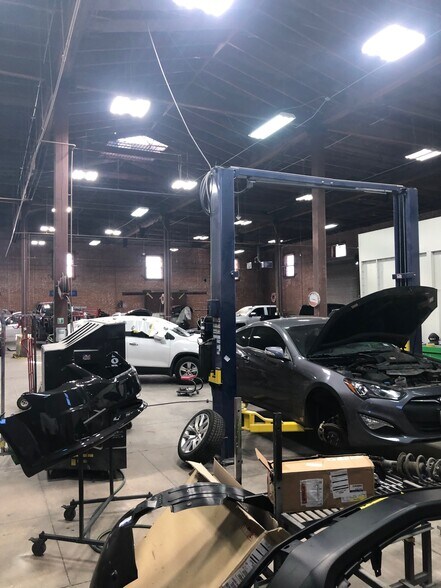 More Photos Of 310 S 9th St, Corsicana Manufacturing For Sale