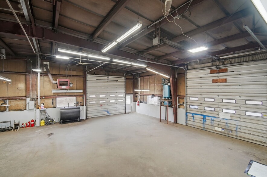 More Photos Of 14 Easthampton Rd, Northampton Warehouse For Lease