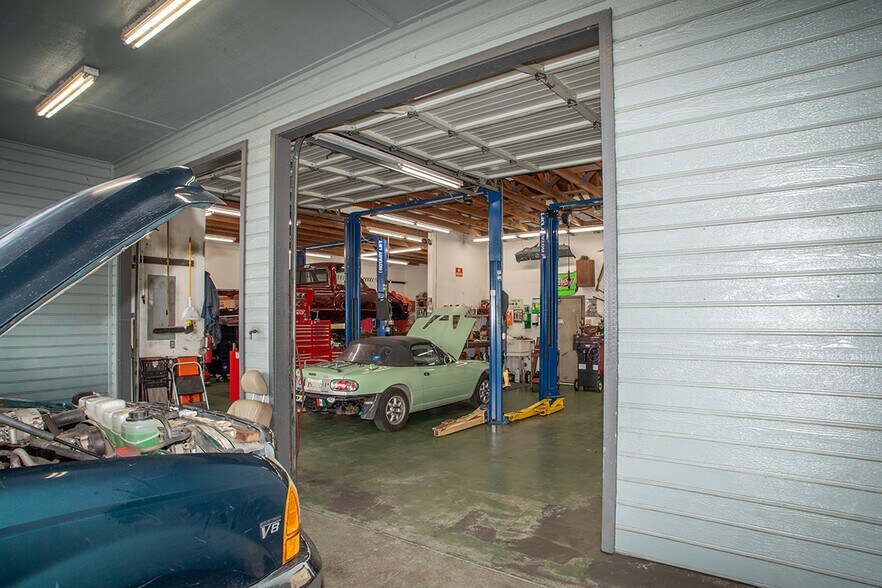 More Photos Of 1314 Broadway, Eureka Auto Repair For Sale