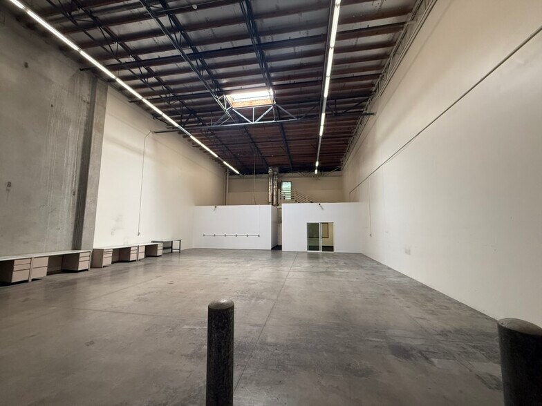 More Photos Of 15823 W Monte St, Sylmar Warehouse For Sale