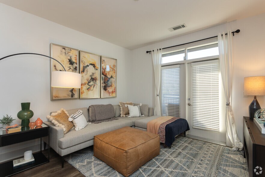 More Photos Of 145 New Bern St, Charlotte Apartments For Lease