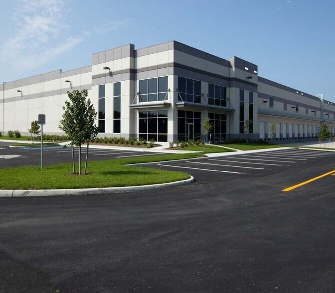 Primary Photo Of 125 Westport Pky, Suffolk Distribution For Lease