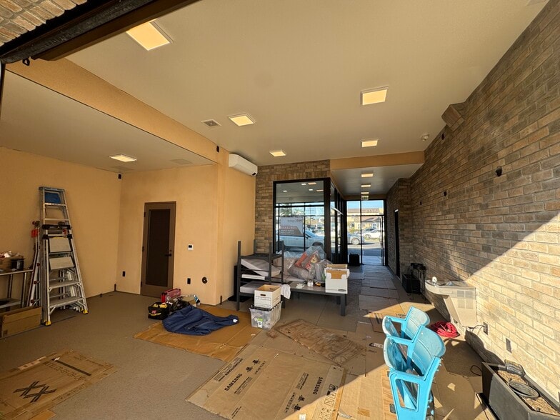 More Photos Of 5748-5752 E 2nd St, Long Beach Storefront Retail Office For Lease