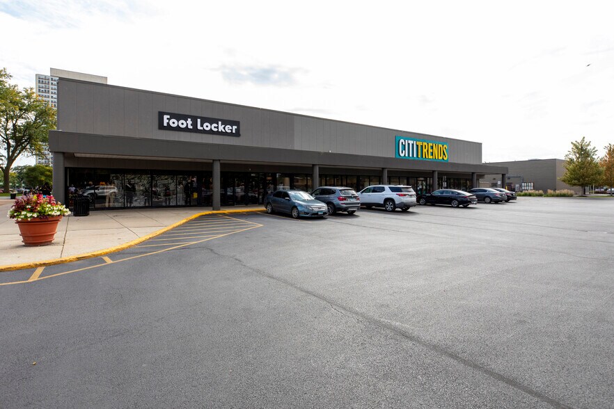 More Photos Of 3401-3481 S King Dr, Chicago Unknown For Lease