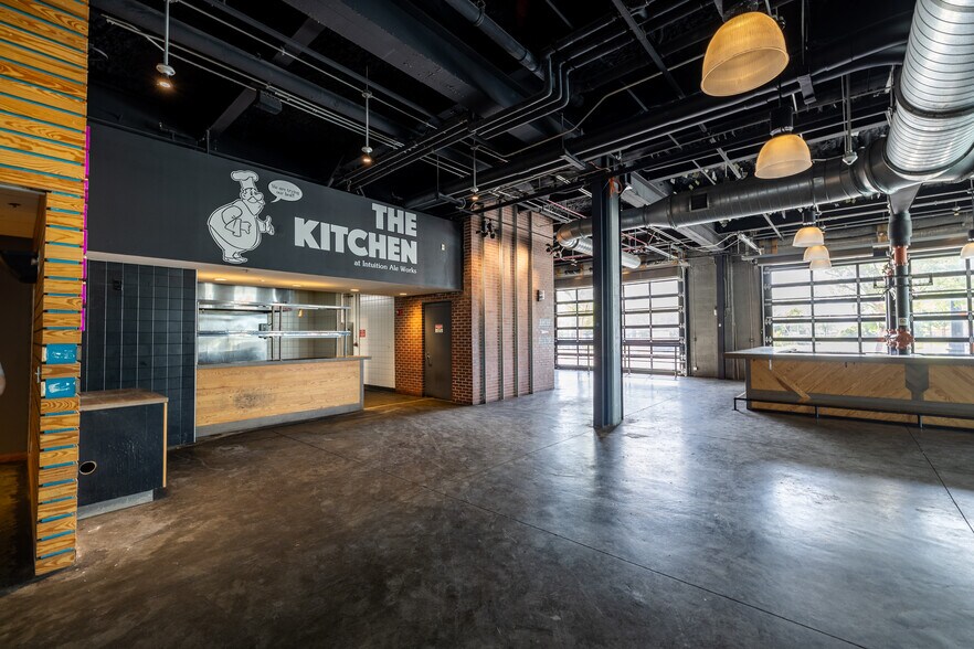 More Photos Of 929 E Bay St, Jacksonville Warehouse For Lease