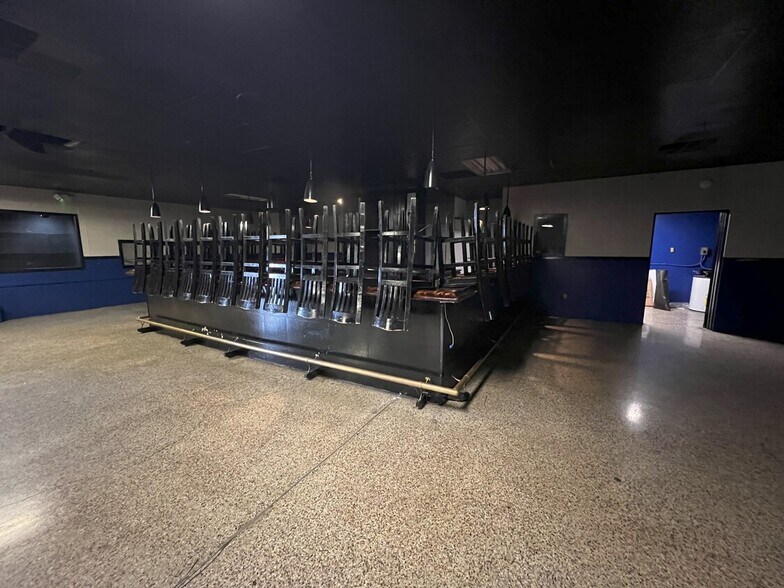 More Photos Of 1604 W State St, Bristol General Retail For Sale