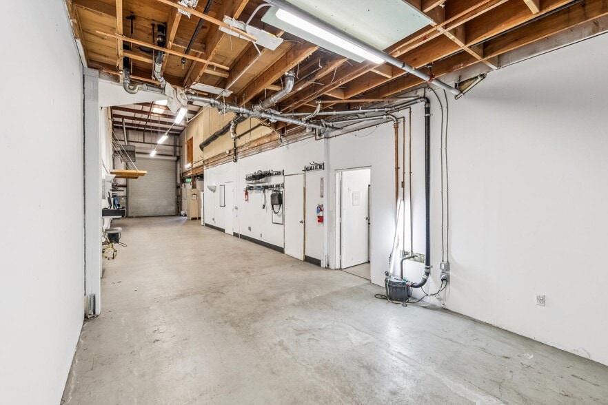 More Photos Of 2250 Jerrold Ave, San Francisco Warehouse For Sale